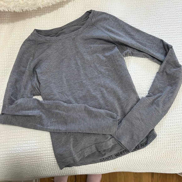 LULULEMON SWIFTLY - RACE LENGTH GREY STRIPES - Picture 2 of 5